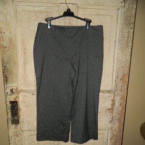 Michael Kors Cuffed Capri Pants Size 12